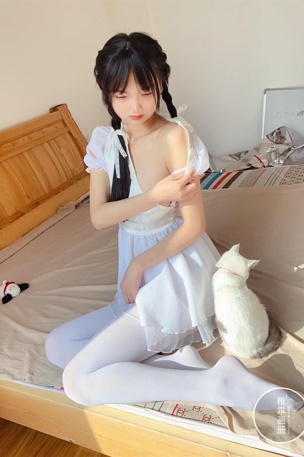 稚乖画册 赤西夜夜《嬉戏》定制写真 双马尾80D白丝 [74P1V-368MB]